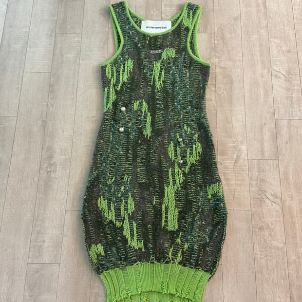 앤더슨벨 슬리브리스 니트원피스