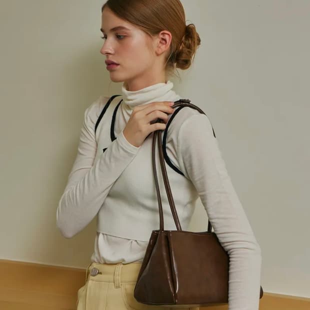 돈키 숄더백 다크브라운