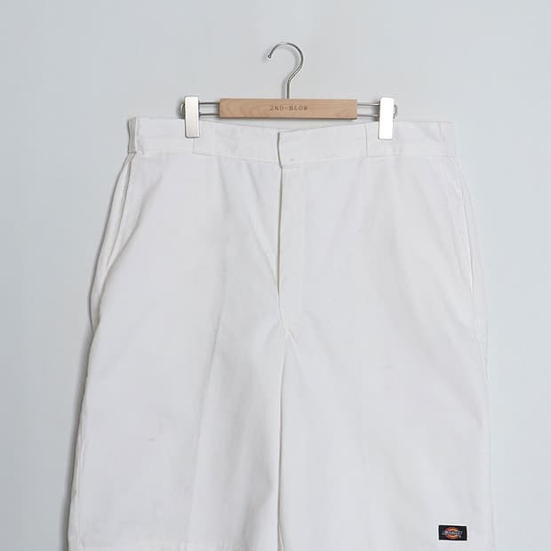  Dickies Loose-Fit Twill Shorts (40)