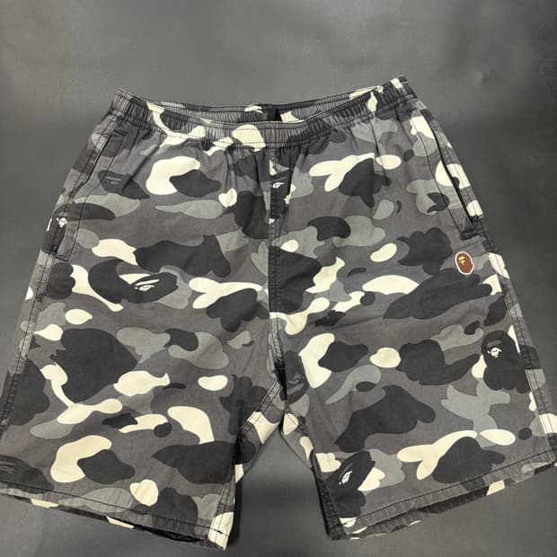 베이프 시티 카모 에이프 헤드 원 포인트 비치 쇼츠 그레이