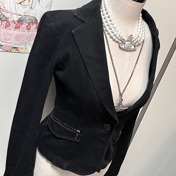 세실 맥비 블랙 크롭 자켓