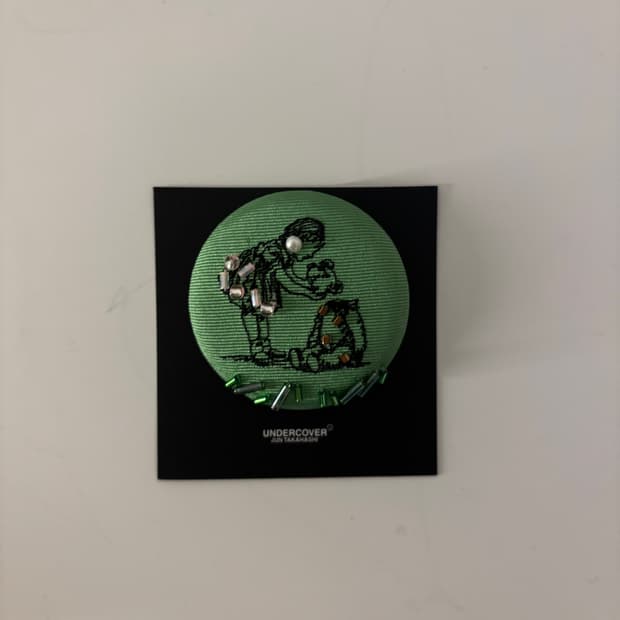 Undercover 언더커버 실크 자수 비즈 뱃지