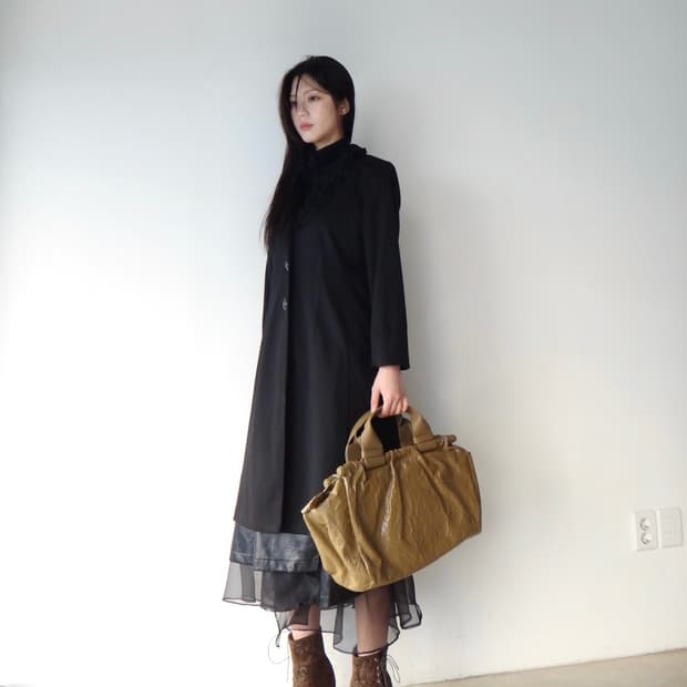 Rose neck detail jacket / black