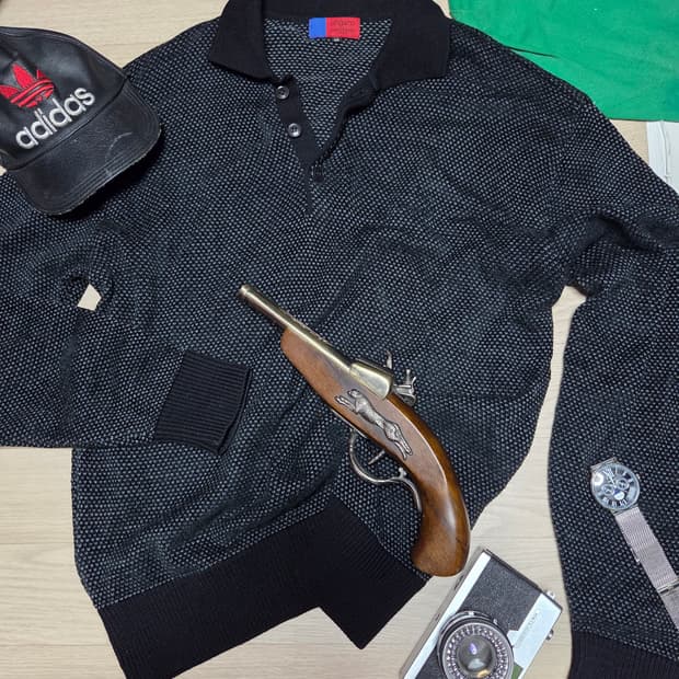 UNGARO PARIS 울 카라 니트 블랙 