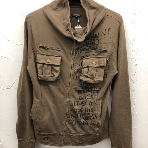 in the attic 프린팅 하이넥 집업