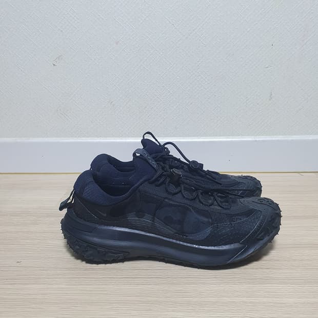 나이키 마운틴플라이2 로우 블랙 265