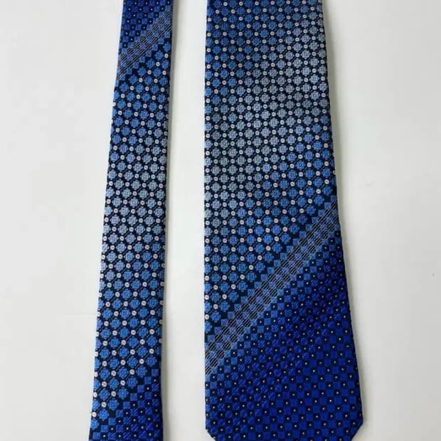 메트로시티 넥타이