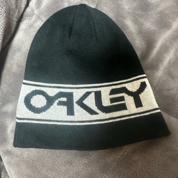 오클리 비니 새상품