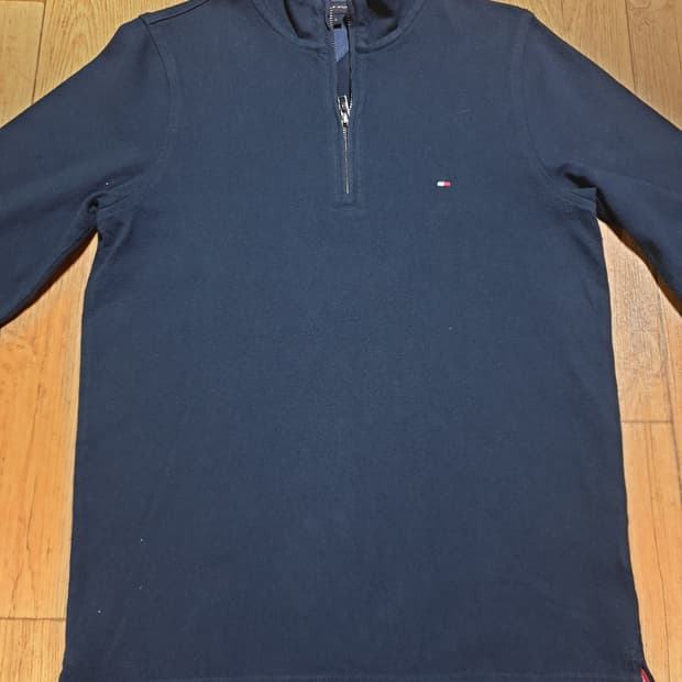 1093 타미힐피거 반집업 긴팔티 90~95 사이즈입니다