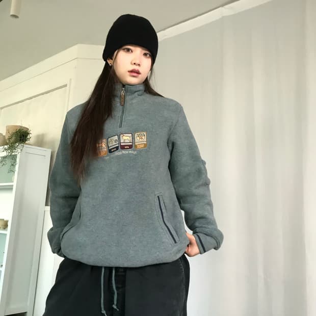 그레이블루 퍼피 하프집업