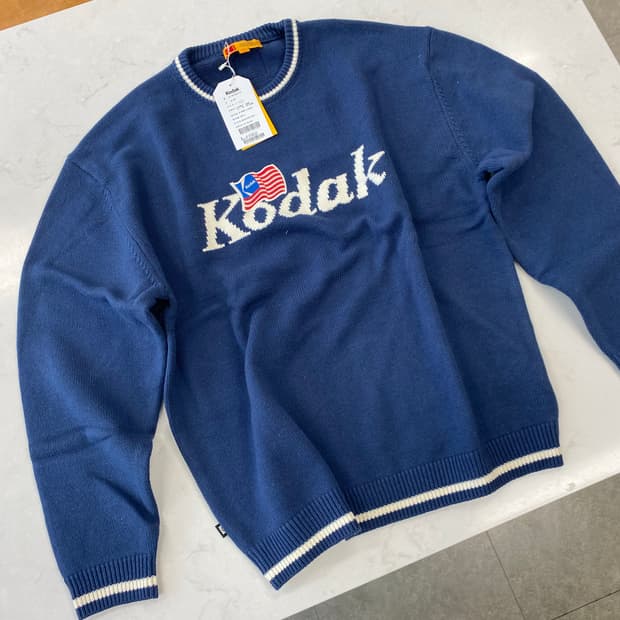 코닥 골드모먼트 로고 니트 L 새상품