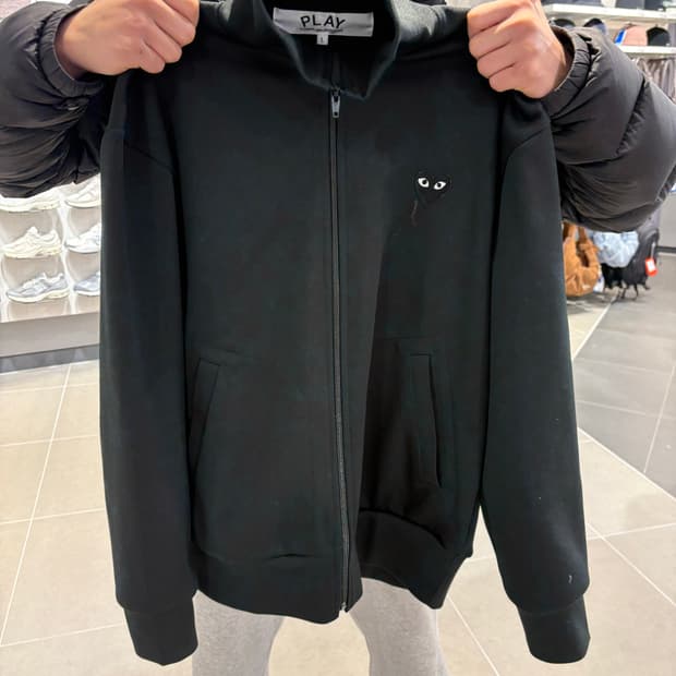 꼼데가르송 플레이 검정하트 져지