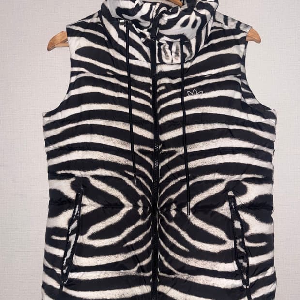 아디다스 오리지널 지브라 패딩조끼