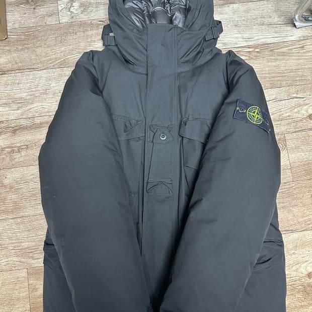 스톤아일랜드 고어텍스 립스탑 패딩 L