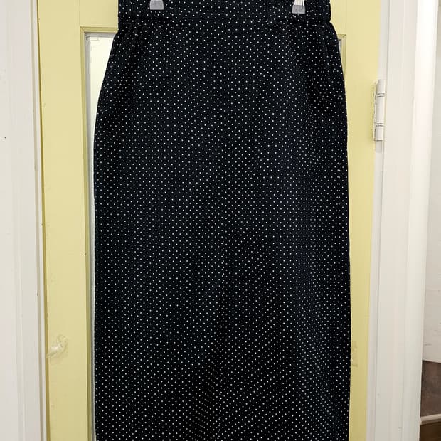 Studio Cllip 블랙 도트 롱스커트