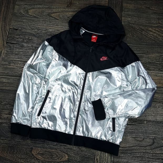 나이키 메탈릭 크롬 실버 윈드러너 후드 바람막이 자켓 M16578