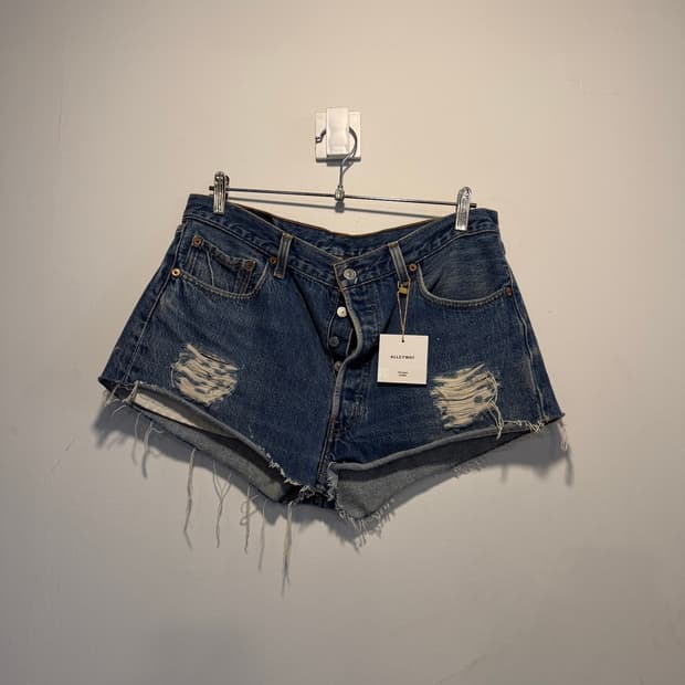 Levi’s half jeans
