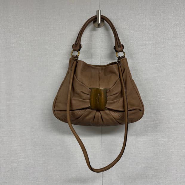 살바토레 페레가모 호보백