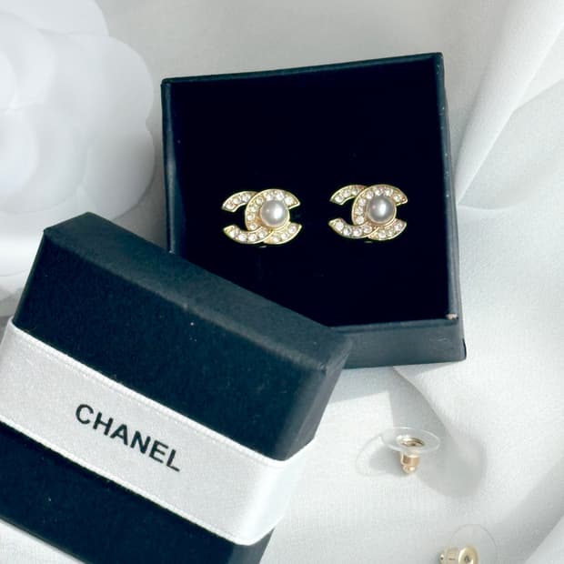 샤넬 진주 포인트 골드 업사이클링 귀걸이