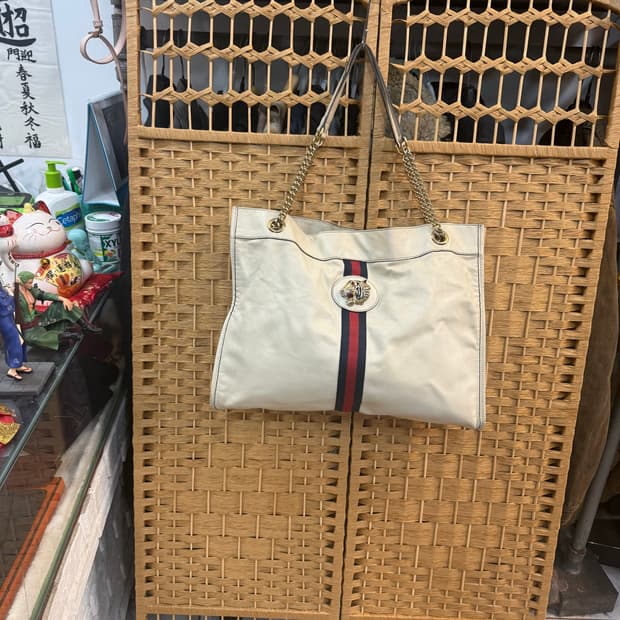 정품 구찌 라자 타이거헤드 체인 숄더백 팝니다