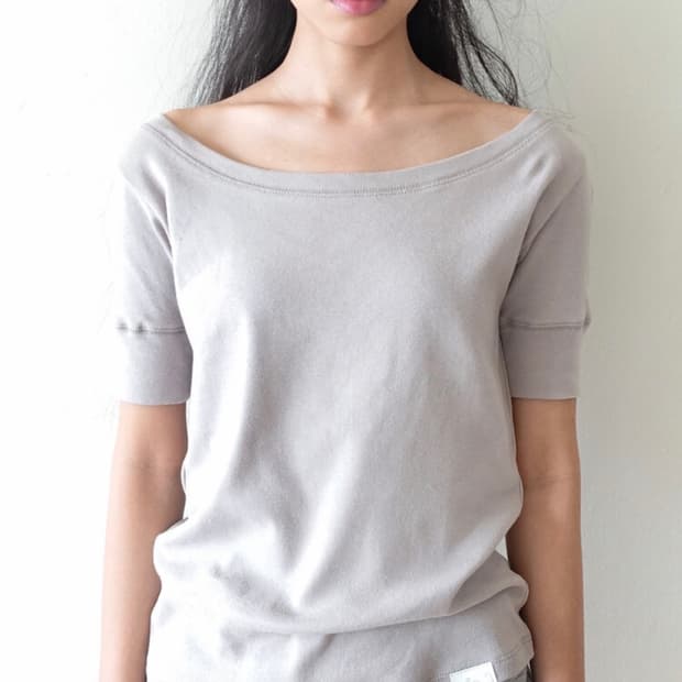rib half top (greyish beige)