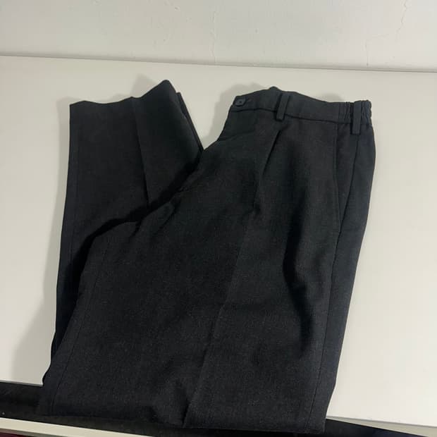 M 유니클로 챠콜 테이퍼드핏 하이웨스트 원턱 겨울슬랙스