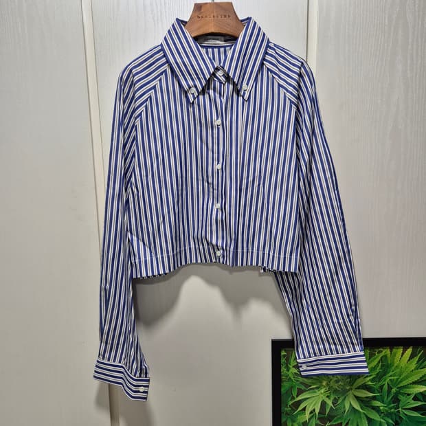 (세일)(새상품) 크롭 스트라이프 셔츠