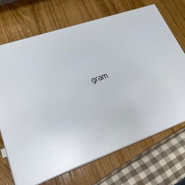LG 그램 16인치 2021년형 화이트