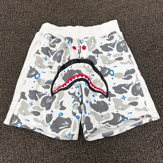 BAPE 베이프 샤크 카모 반바지 화이트 XL