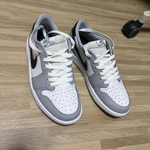 조던 1 로우 og 울프그레이 250
