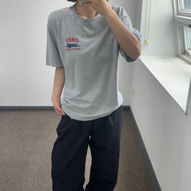 Obey 오베이 백 포인트 로고 그레이 반팔