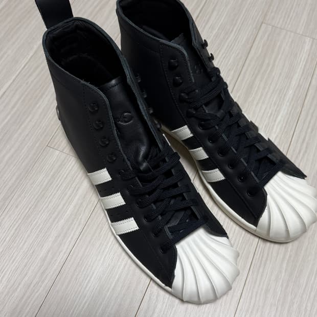 아디다스 x 떠그 클럽 슈퍼스타 부츠