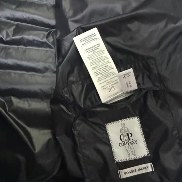 Cp컴퍼니 dd쉘 고글 경량패딩