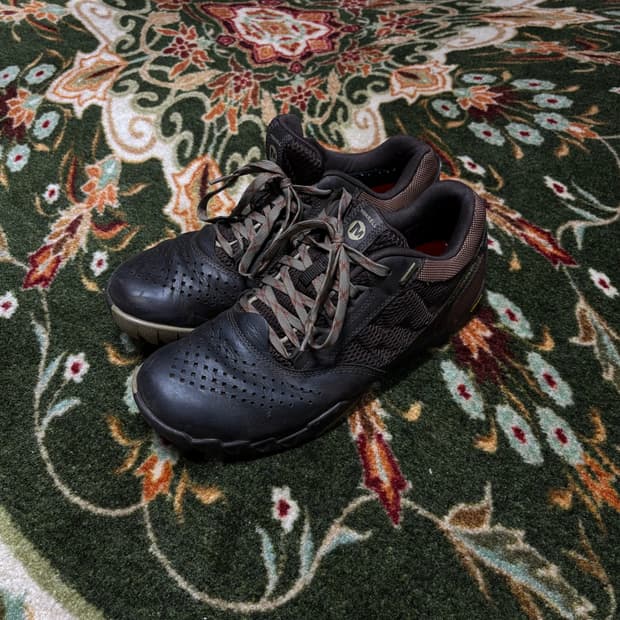 merrell hiking shoes