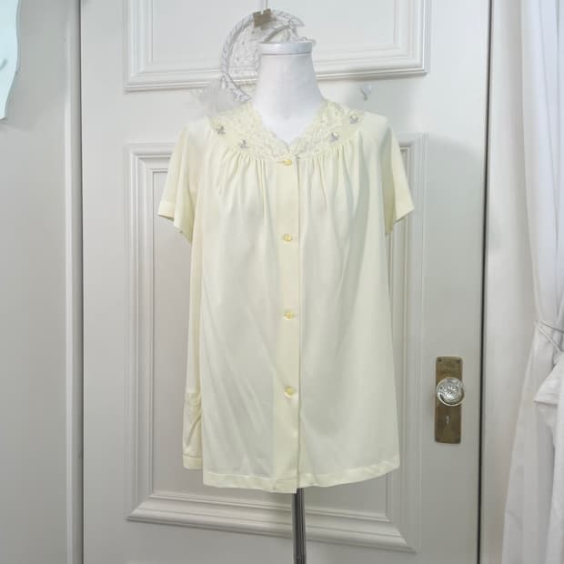 light yellow lace embroidery half blouse