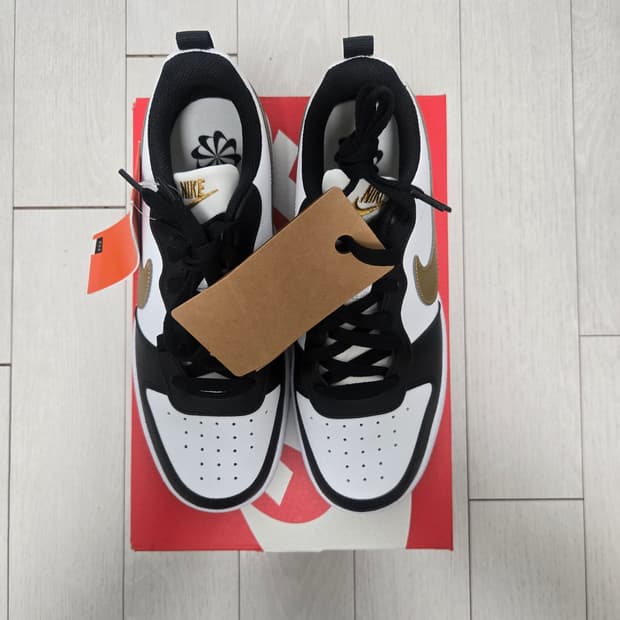 나이키 코트 버로우 로우
리크래프트 240cm