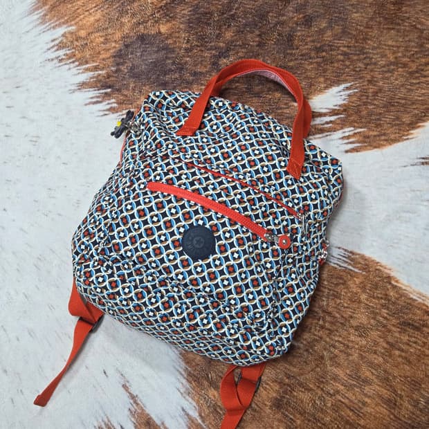 키플링 유니크 패턴 오렌지 포인트 백팩