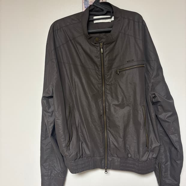 세컨모놀로그 Coated Nylon Zip Jacket 딥브라운