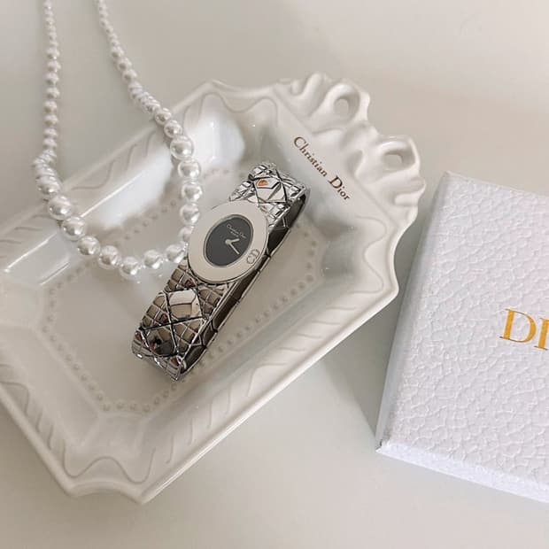 [디올 시계] 디올 레이디 까나쥬 메탈 워치