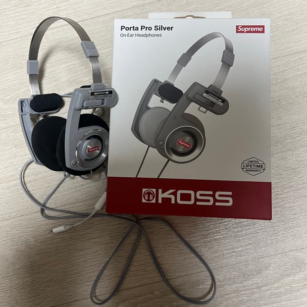 KOSS X Supreme 포타 프로 실버 헤드폰