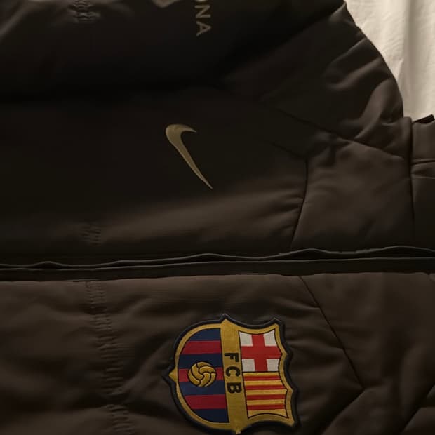 나이키 바르셀로나 패딩 브라운