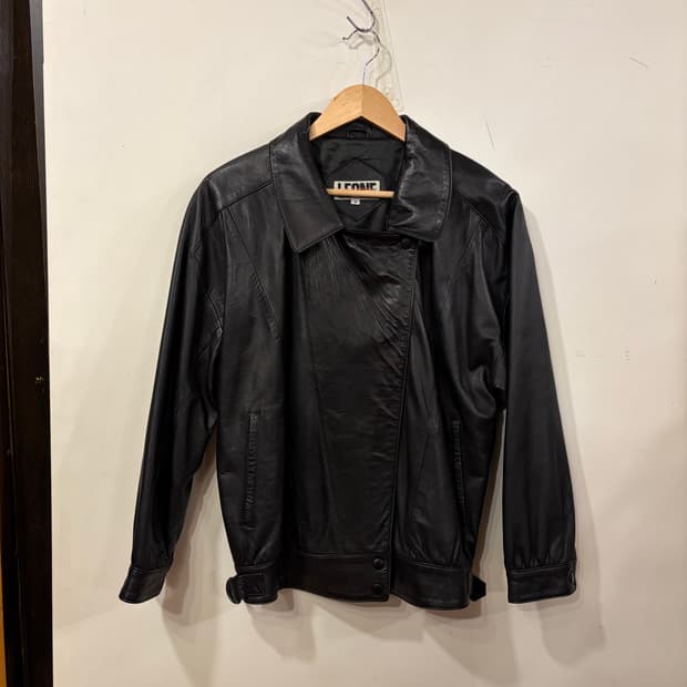 나파쉽스킨 사선지퍼 봄버