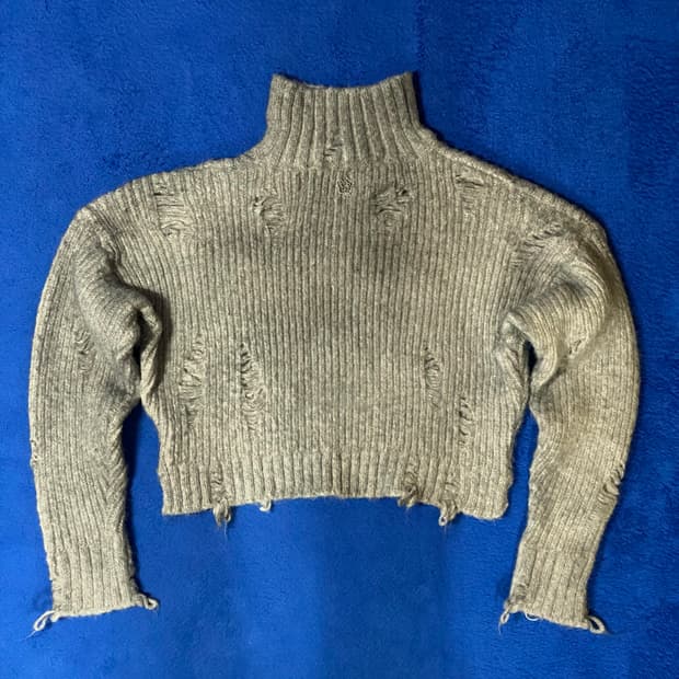 Ulkin x LSD 얼킨 LSD 스프레이 터틀넥 크롭 스웨터 그레이