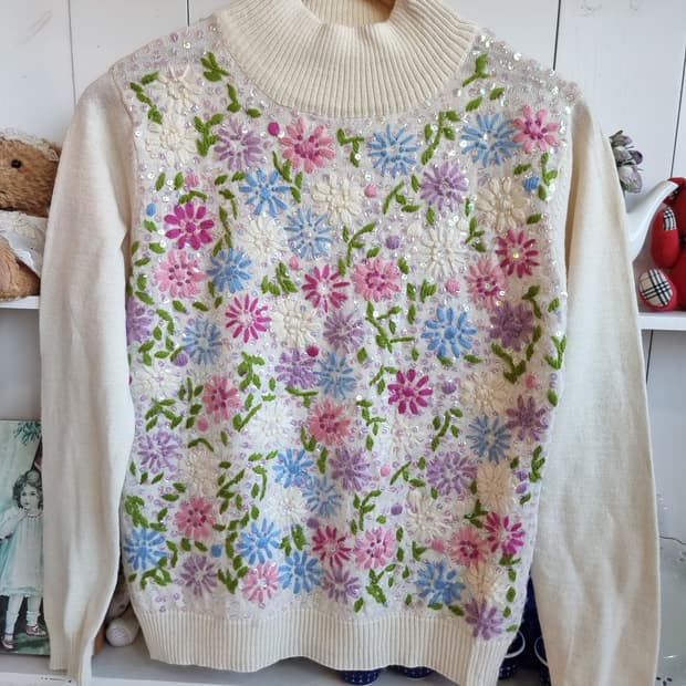 플라워 자수 니트
