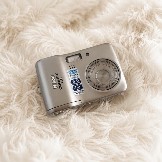 NIKON COOLPIX L6