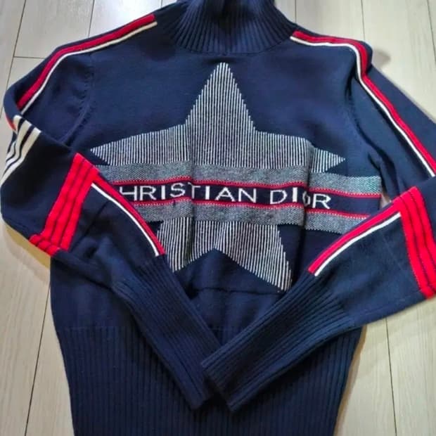 크리스찬 디올 네이비 스타 니트