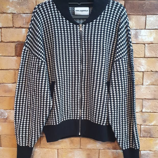 칼 라거펠트 하운드투스 패턴의 니트 집업 가디건