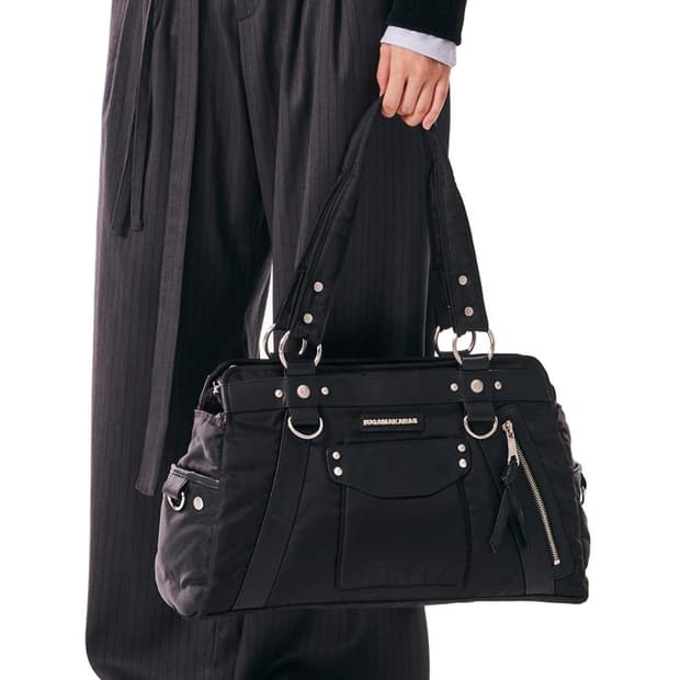 이우가마카라스 스터드 나일론 숄더백 블랙