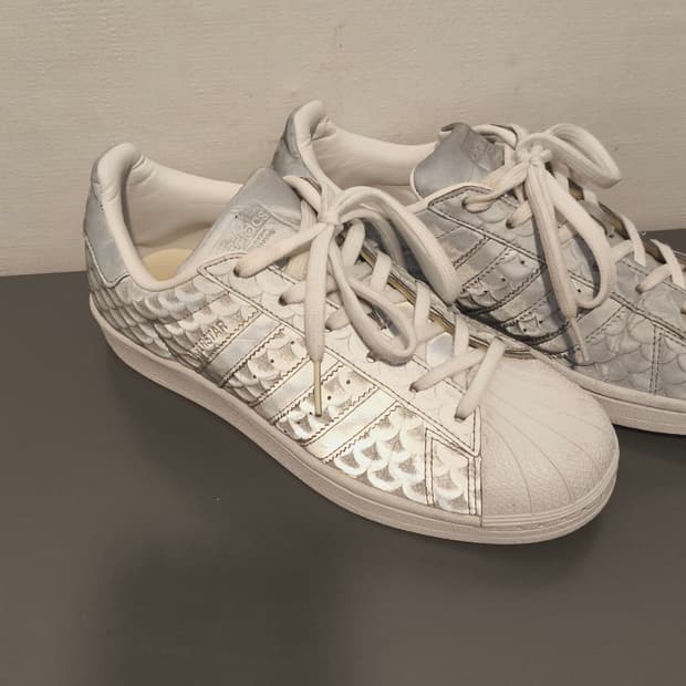 225mm 아디다스 슈퍼스타 메탈릭 리플렉티브 스니커즈