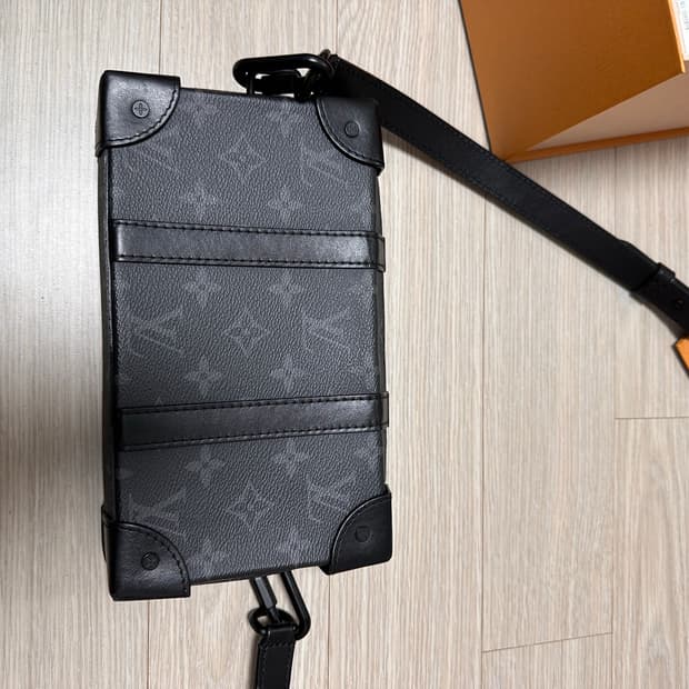 루이비통 이클립스 소프트 트렁크 월릿 크로스백